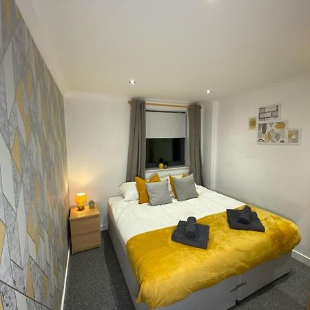 Westone Aspect Sheffield Extérieur photo