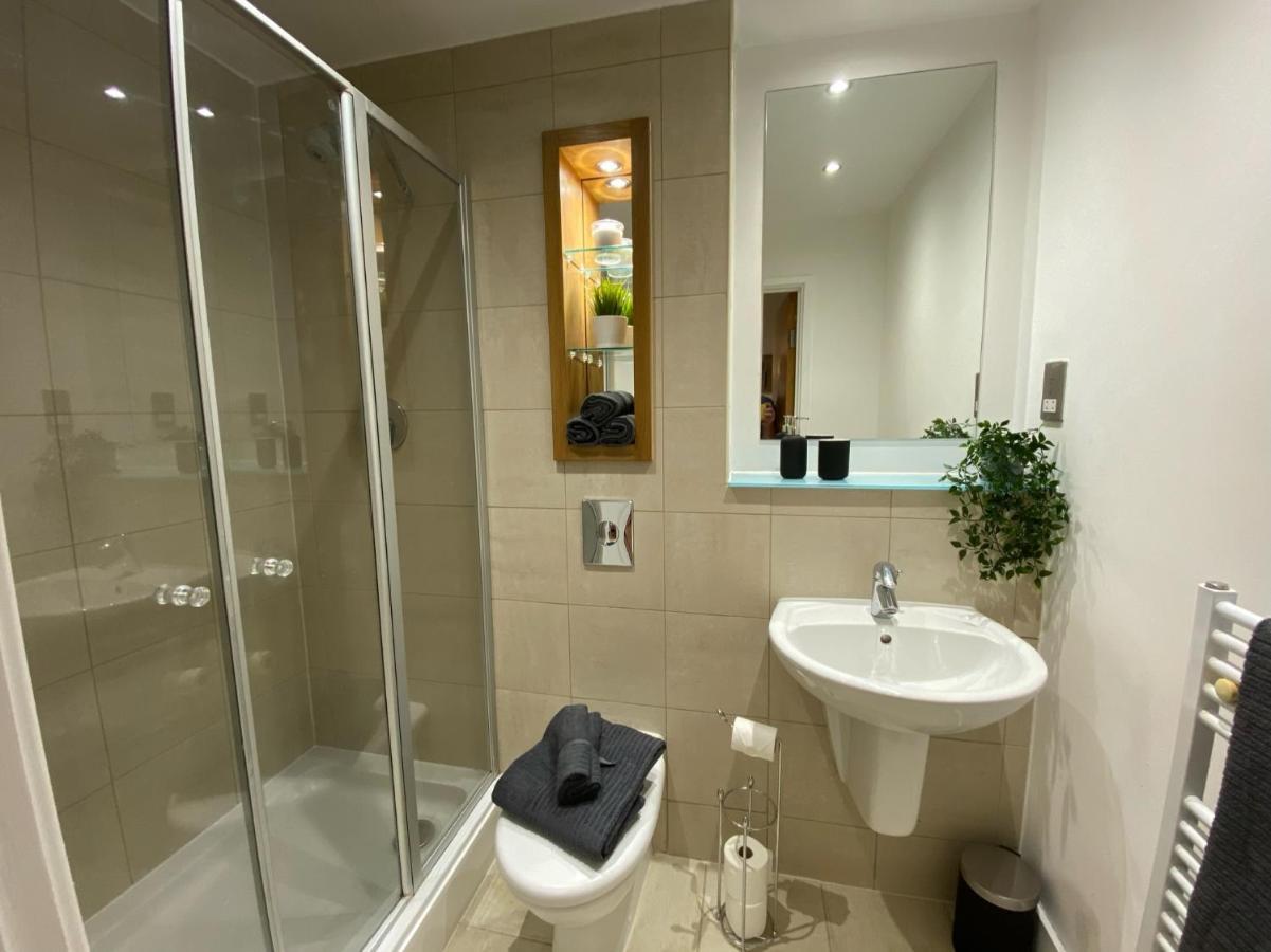 Westone Aspect Sheffield Extérieur photo