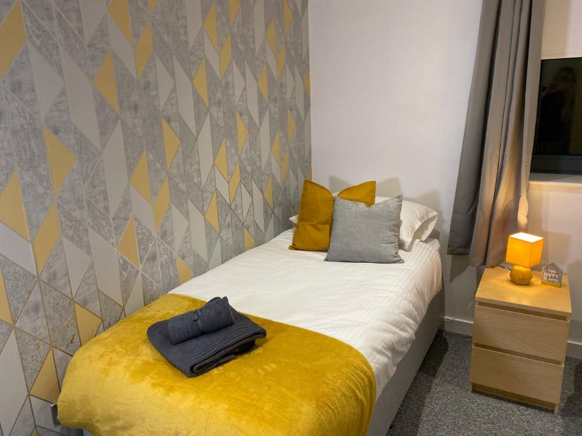 Westone Aspect Sheffield Extérieur photo