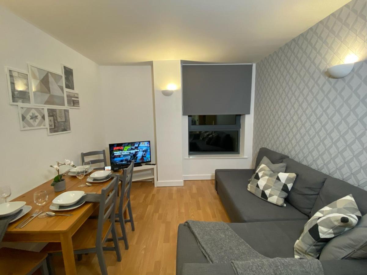 Westone Aspect Sheffield Extérieur photo